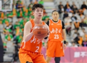 乐动体育全站-李缘出战17分钟，投篮6中2、三分3中0得到4分2篮板6助攻