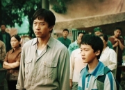 乐动体育在线-打赏成瘾父子档：初二男生一日挥金五万其父四年豪掷百万家长表示自责