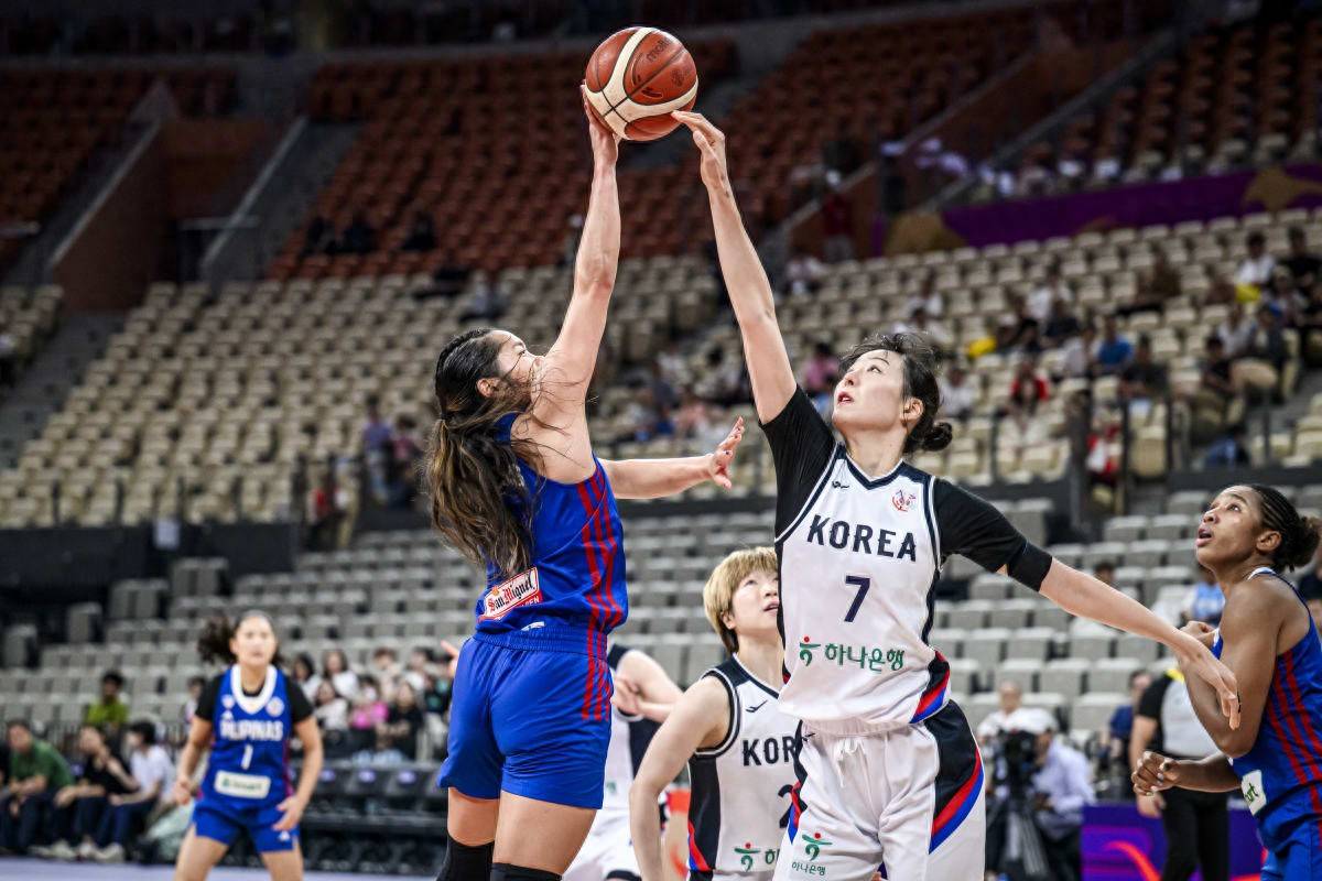 女篮亚洲杯决赛：澳大利亚半场54-43领先日本，田中心19分