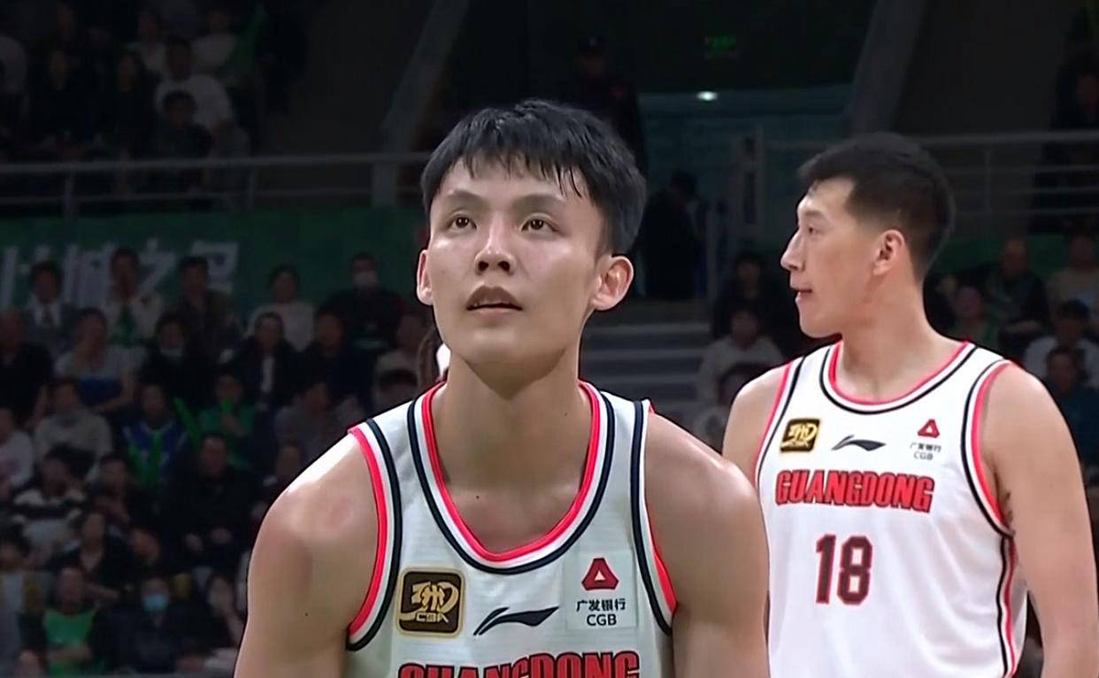 广东两场热身赛惨败64分！杜锋脸色铁青，还说全运会冠军稳了吗