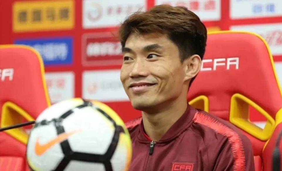 关于郑智执教能力遭质疑！名记：他连中甲都带不好，凭啥接国足？的信息