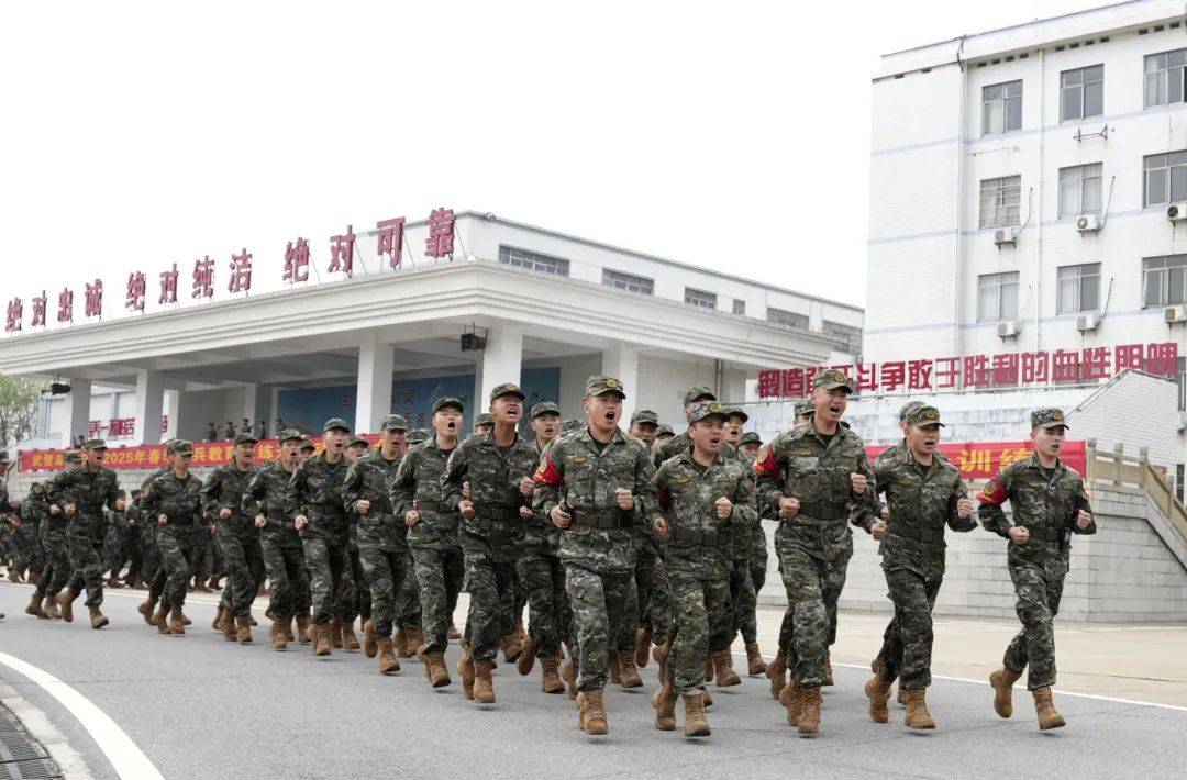 包含湖南队队员联合备战，迎接新赛季挑战的词条